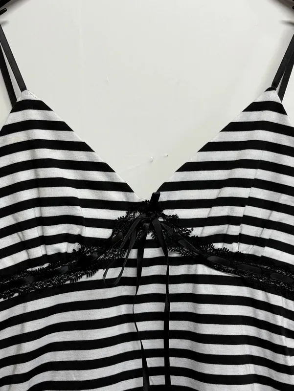 Y2k Emo Women Summer Streetwear Sexy Acubi V-neck Stripes Tank Tops Lace Trim Sleeveless Camisole Goth Grunge 2000s Alt Clothes