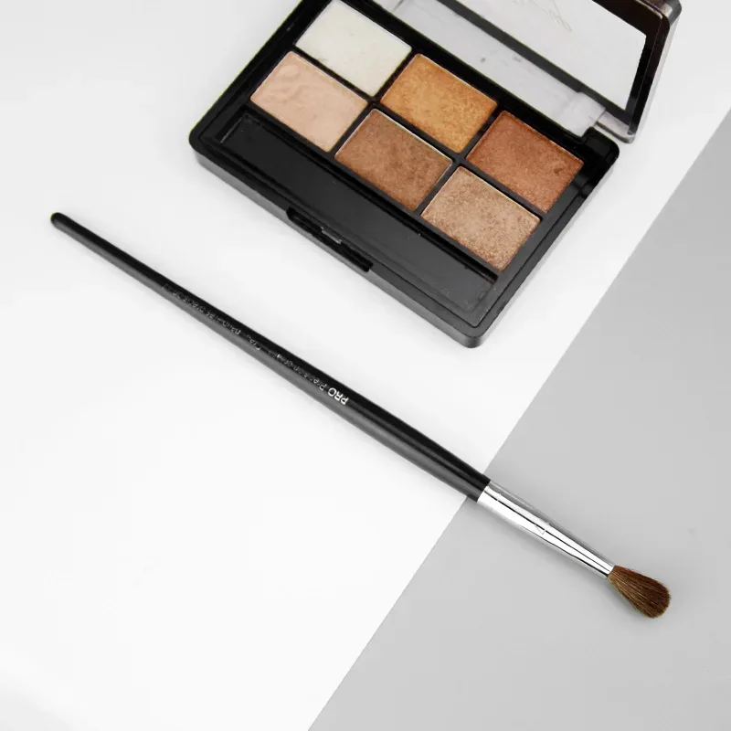 1 piece Pro Precision Crease Makeup brushes Eyeshadow #17 Make up brush Detail Eye Base shadow wood handle cosmetic tools