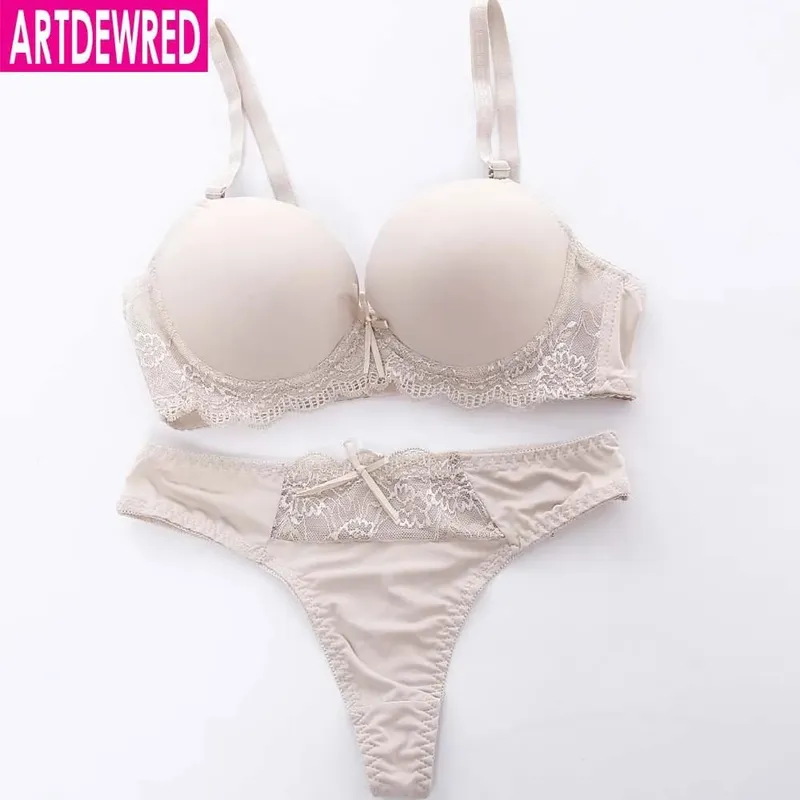 Bagong 2020 Brand Sexy Seamless One Piece Intimate Bras at Brief Sets Underwear Para sa Babaeng Babaeng Push Up Plunge Dress Mga Bra Set