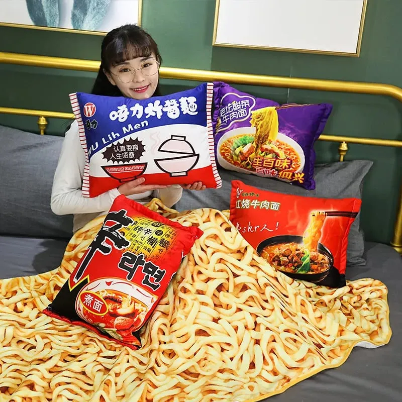 45cm Funny Food Plyšová hračka Simulace Instantní nudle Plyšový polštář s přikrývkou Plněný hovězí smažené nudle Dárky Plyšový polštář
