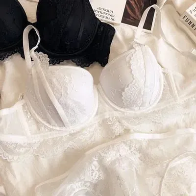 2022 nuova lingerie sexy da donna in pizzo ricamato sexy confortevole cotone traspirante addensare set di biancheria intima reggiseno push up tazza ABCD
