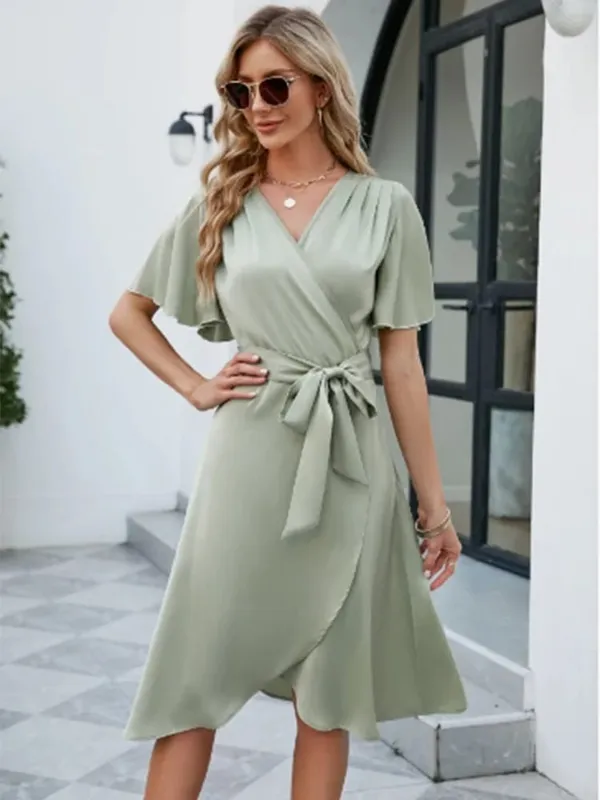 Avvolgente con scollo a V. Mini abito da vacanza con scollo a V per abbigliamento da donna, maniche corte, cravatta in vita, orlo asimmetrico, abiti estivi casual