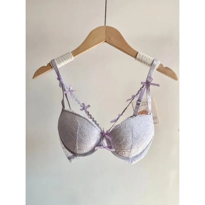 セクシーな Women Bridal Wedding Red Lace Bra Panty Set Bow Design Push Up Underwear Small Chest Pure Look Party Lingerie BANERDANNI