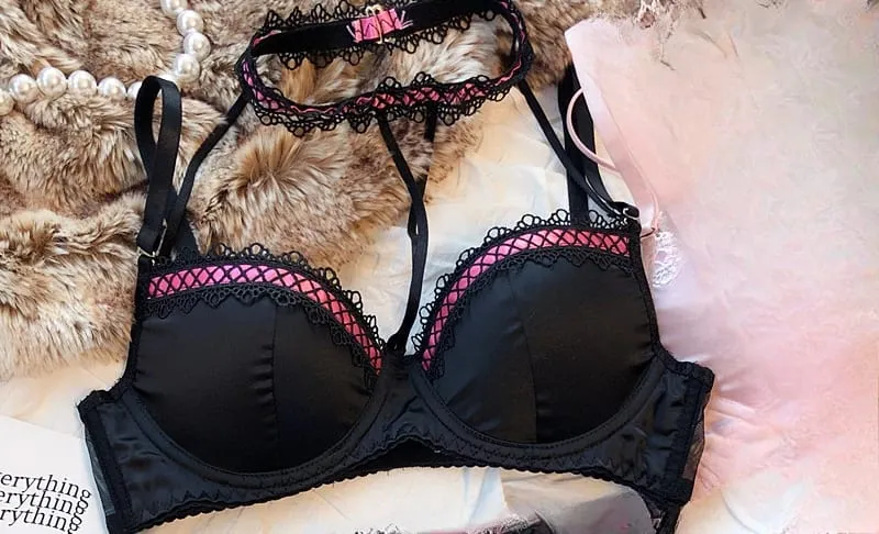 Lolita français pur désir Sexy dentelle Satin épice fille soutien-gorge petite poitrine rassemblement licou creux ensemble de sous-vêtements doux à armatures