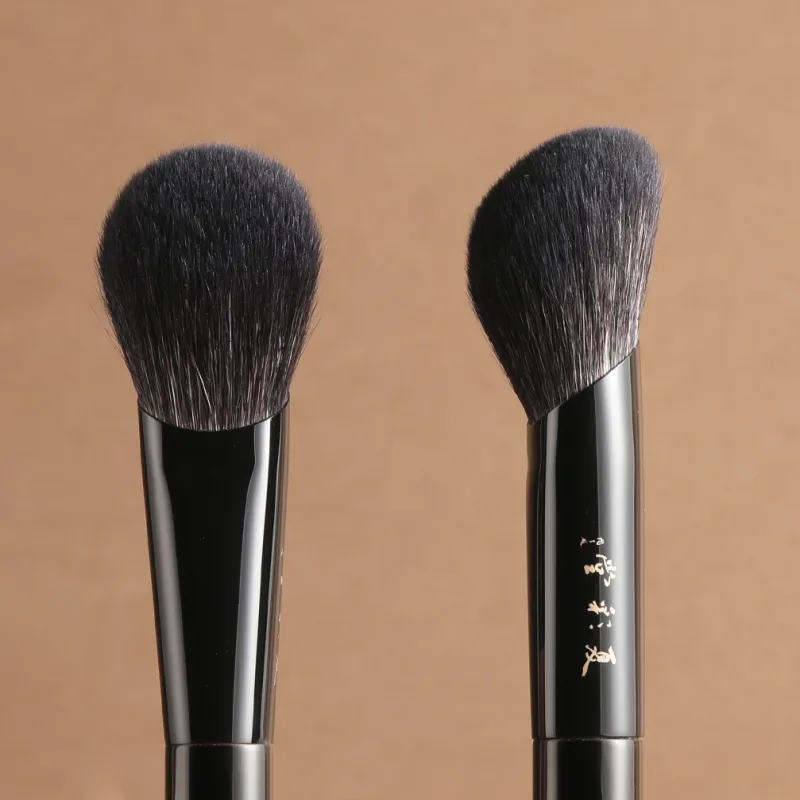 Professional Handmade Make Up Brush 1PC Blush Contour Brush Soft Silver Fox Goat Hair Luxury Raw Lacquer Handle Makeup Brushes