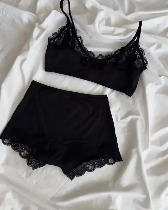 Cute Lace Bra Solid Set Women Free Combination Adjustable-strap Bras+Low Waist Panties Chic Simple High Elasticity Lingerie Sets — image 3