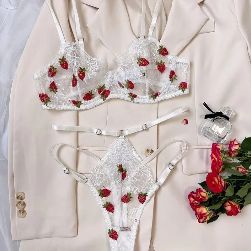 Ropa interior Sexy con perspectiva de bordado de fresa para mujer, ropa interior exótica transparente con anillos de acero, traje, sujetador, bragas