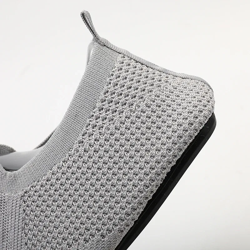 Breathable Men Casual Sneakers Slip-on Magaang Lalaki Walking Shoes Anti-slip Flexible Couple Loafers Summer Soft Footwear