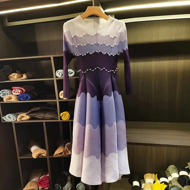 Designed Women's Pleated Dress O-neck Loose Fit High-end Fashion Color Block Beaded Long Sleeve Famale Clothing 2DB6598