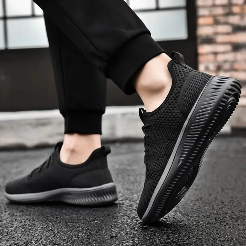 Men Casual Shoes Fashion Breathable Walking Mesh Flat Shoes Sneakers for Men Gym Vulcanized Shoes Black Sneakers