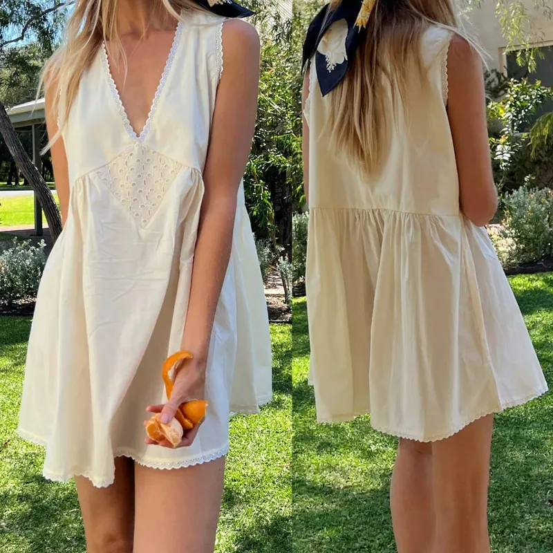 Combhasaki Women Summer Y2K Mini Tank Dress Sleeveless Lace Trim Deep V Neck Trendy Floral Eyelet Beach Loose Fit Short Sundress