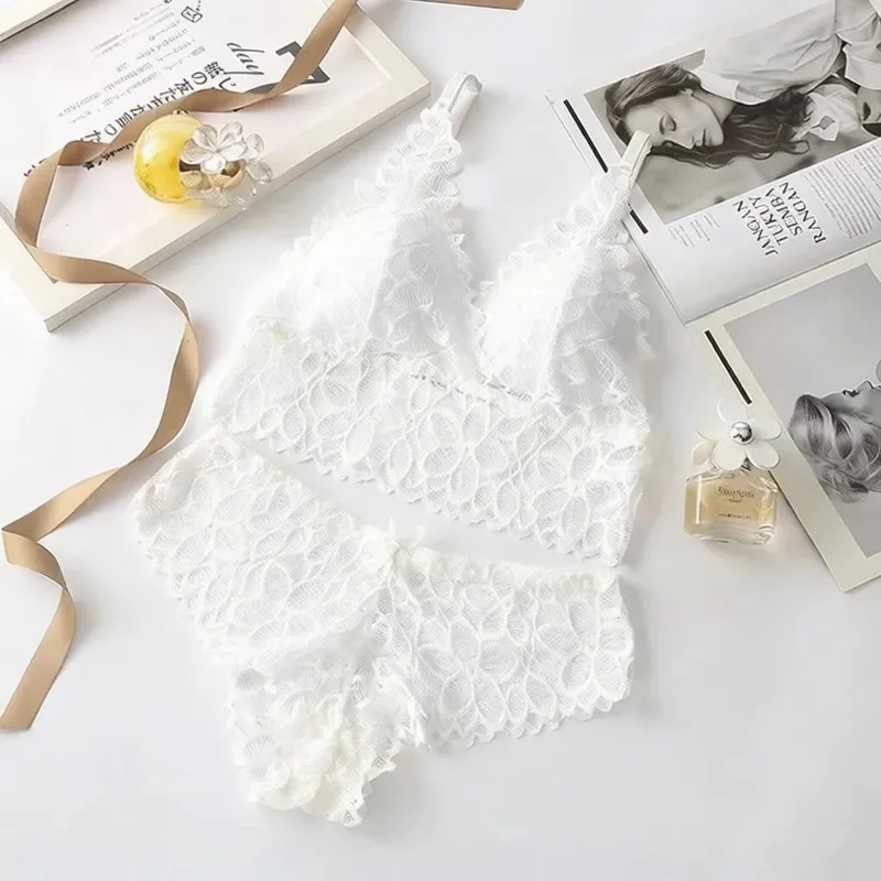 French Style Lace Lingerie Set Wireless Bra Panty Sexy Breathable Thin Cup Underwear Comfortable Gathered Intimate Wear
