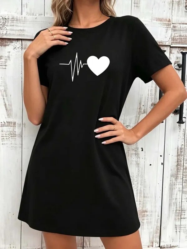 Women's elegant short-sleeved dress with heart-shaped print suitable for casual outings and comfortable wear.