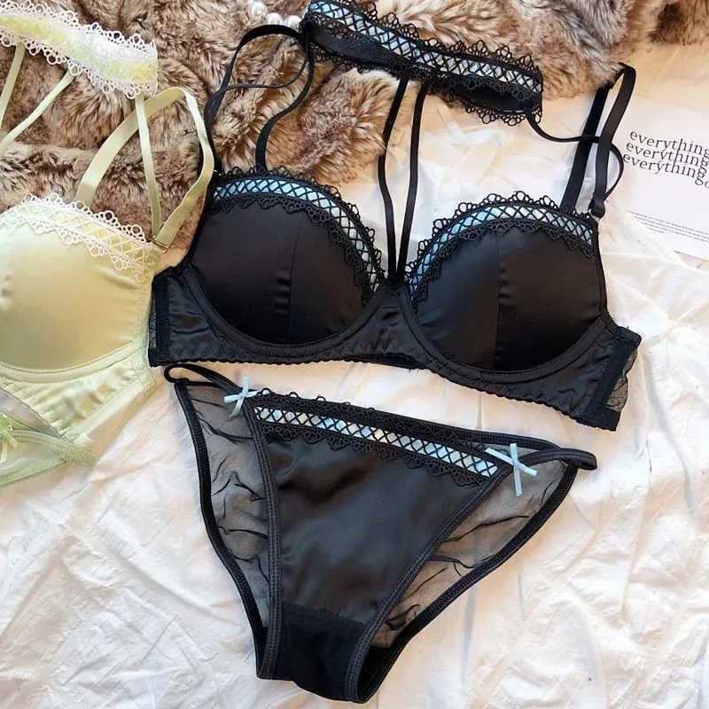 Lolita français pur désir Sexy dentelle Satin épice fille soutien-gorge petite poitrine rassemblement licou creux ensemble de sous-vêtements doux à armatures