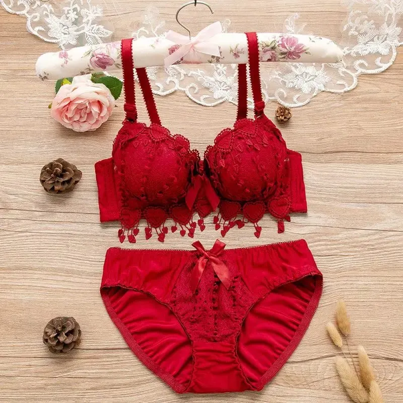 New Top Japanese Bra Women Lace Underwear Embroidery Bra A B Cup Brassiere Wireless Bra Push Up Sexy Lingerie set