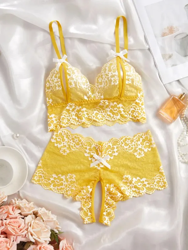 4 Sets Combined Romantic Lingerie Open Bra Transprent Underwear Set Crotchless Lace Pullover Outfits Embroidery No Pad Wireless