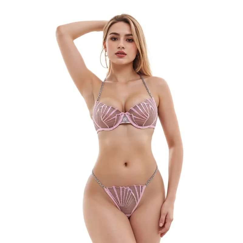 Nuovo seducente set di reggiseno e slip in pizzo con dettaglio di catena in metallo e set perizoma abbinato per la collezione di lingerie intima da donna — image 9