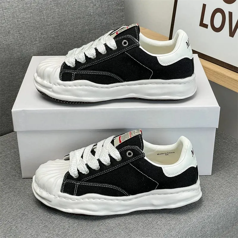 2026 New Men Women Skate Shoes Low Top Trendy Street Style Couple Sneakers Non-slip Wear Resistant Daily Footwear