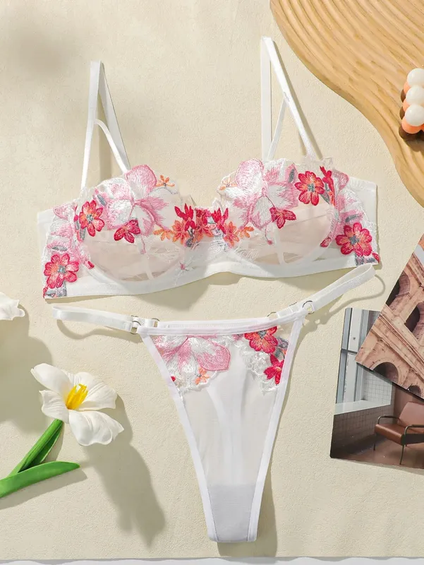 Women's Vintage Embroidered Floral Lingerie Set with Steel Ring Push-Up Breathable Sexy Intimate Bra Set Close-Fitting MR3449