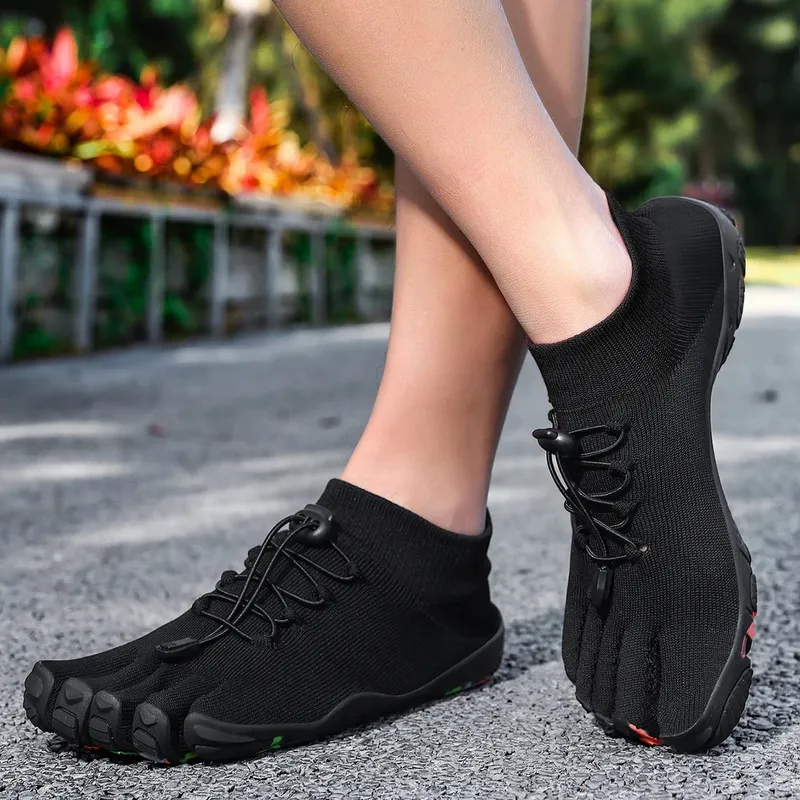 2026 New Men FiveFingers Casual Sneakers Unisex Split Toe Shoe Men Outdoor Off-road Shoes Couple Five Toe Running Shoes