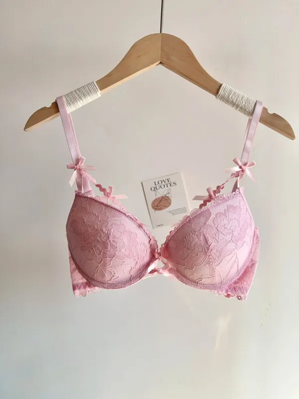 セクシーなWedding Bridal Red Lace Underwear Set Bowknot Push Up Bra For Small Bust Women Party Pure Look Intimate Lingerie
