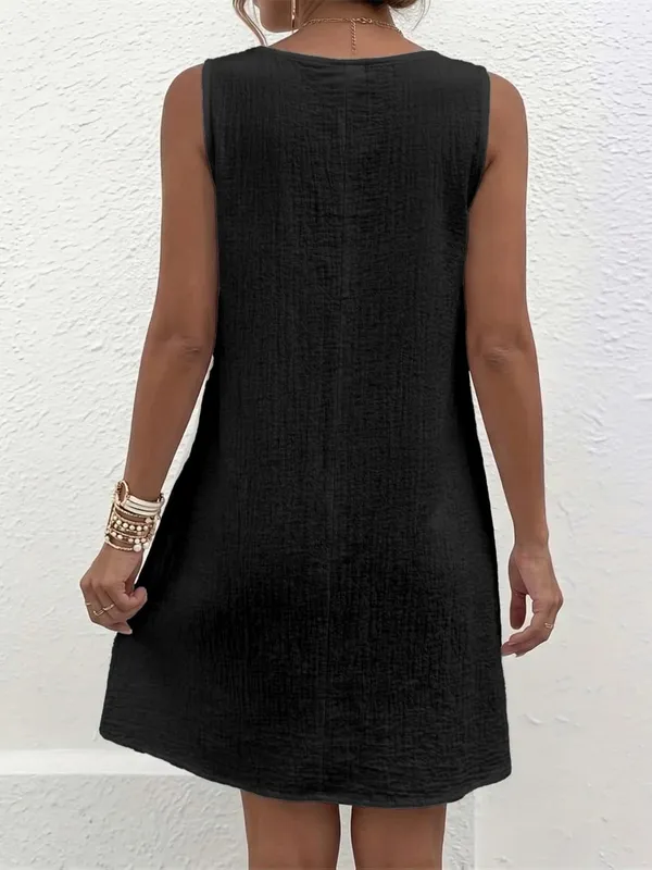 Plus Size Sleeveless Casual Dress with Button Details for Effortless Style and Comfort