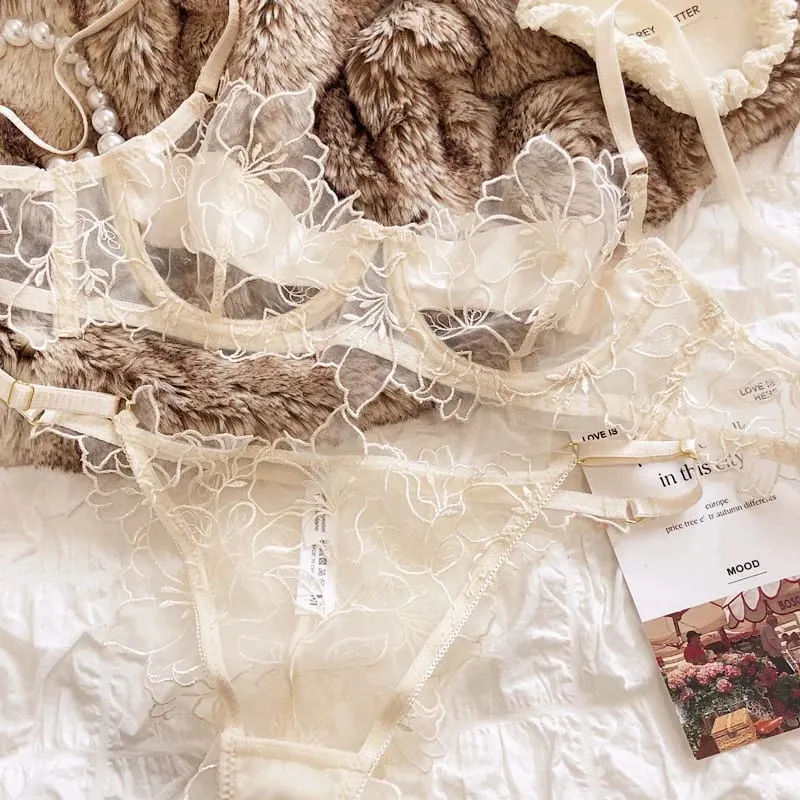 フランスの下着セットセクシーなレースの花の刺繍ブラセット女性下着夏超薄型通気性 Bralette ランジェリーパンティー