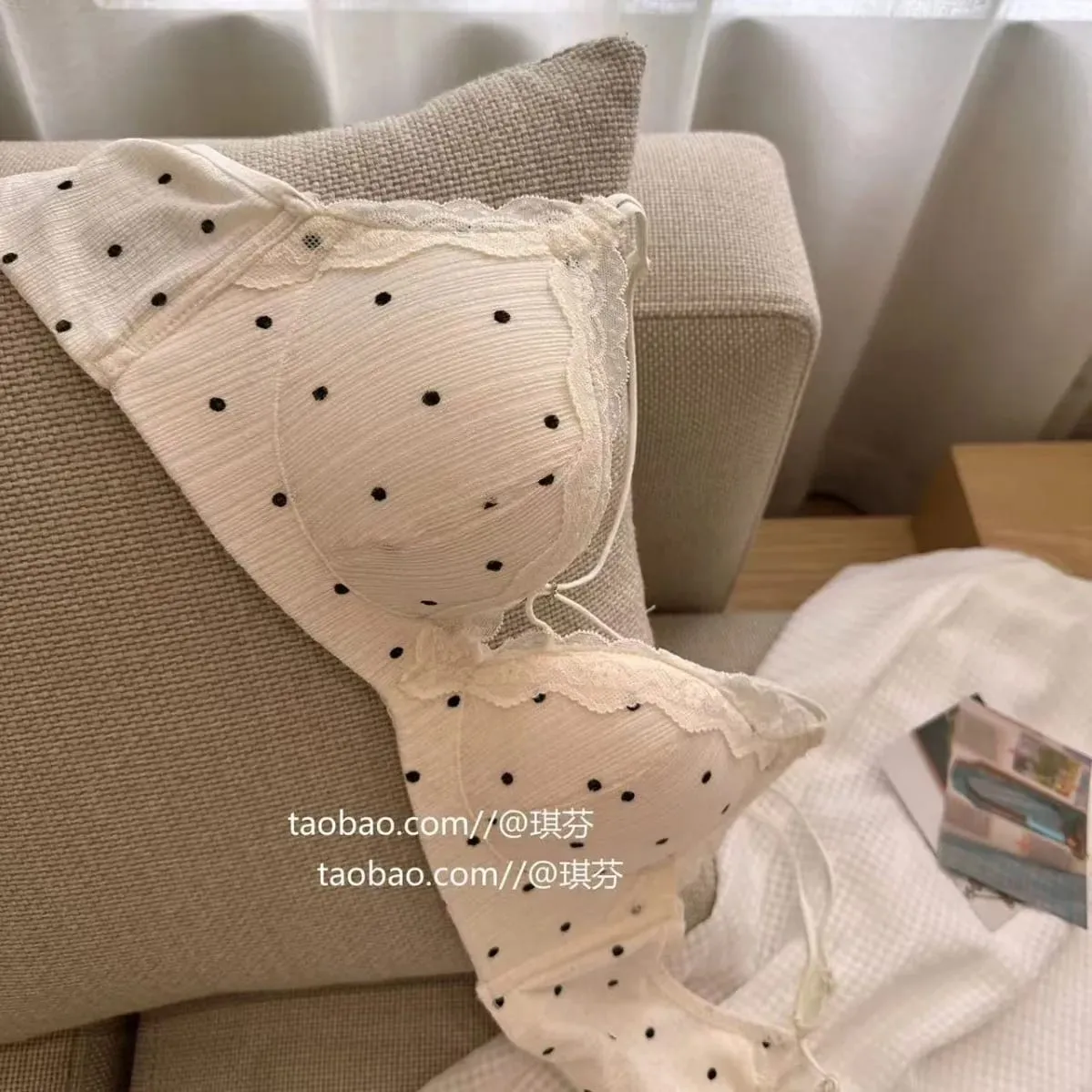 Sexy Lace Polka Dot Lingerie Set with Small Chest Gathered Comfortable Without Steel Ring Lingerie Two Piece Underwear Set