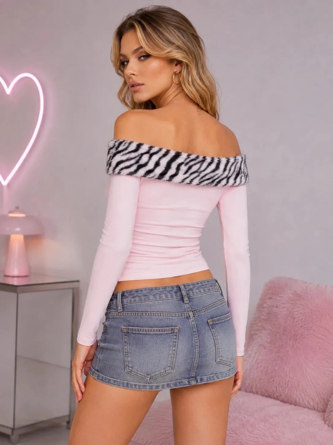 Women Y2K Tiger Print Faux Fur Trim Off Shoulder Top Rhinestone Burning Love Lettering Ruched Waist Fitted Bodycon Cropped Long Sleeve Bardot Tube Top Baddie Going Out Party Club，christmas valentine halloween cosplay costume plus size petit
