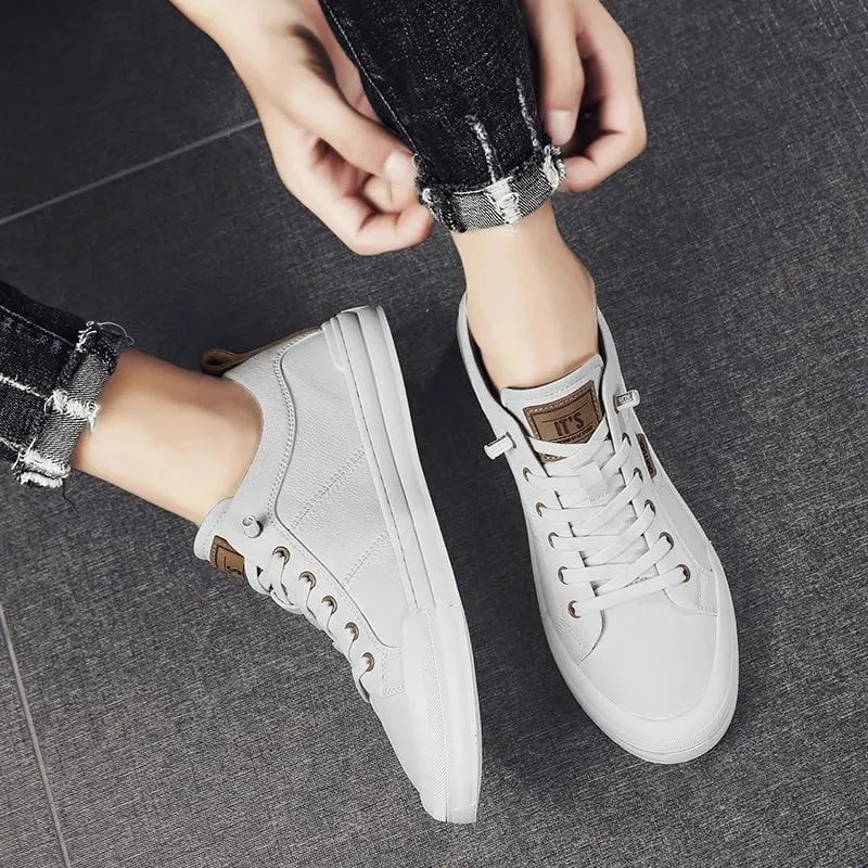 Simple and Versatile White Sneakers Breathable Board Shoes Men's Casual Shoes Delicate and Breathable Without Causing Foot Discomfort