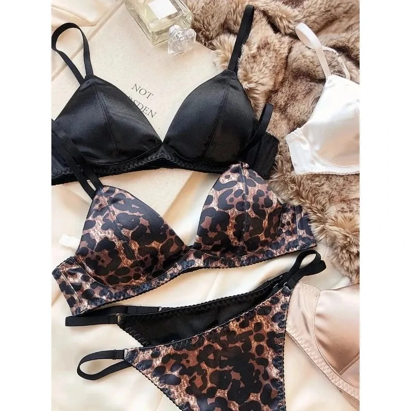 Summer Women's Sexy Silken Triangle Cup Wireless Bra And Thong Lingerie Set French Bralette Seamless Intimates Underwear