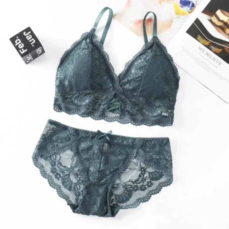 Lace Bra Set for Women Wirefree Bralette Front Criss‑Cross Floral Lace Underwear Sexy Lingerie 2‑Piece Bra And Panty Kit