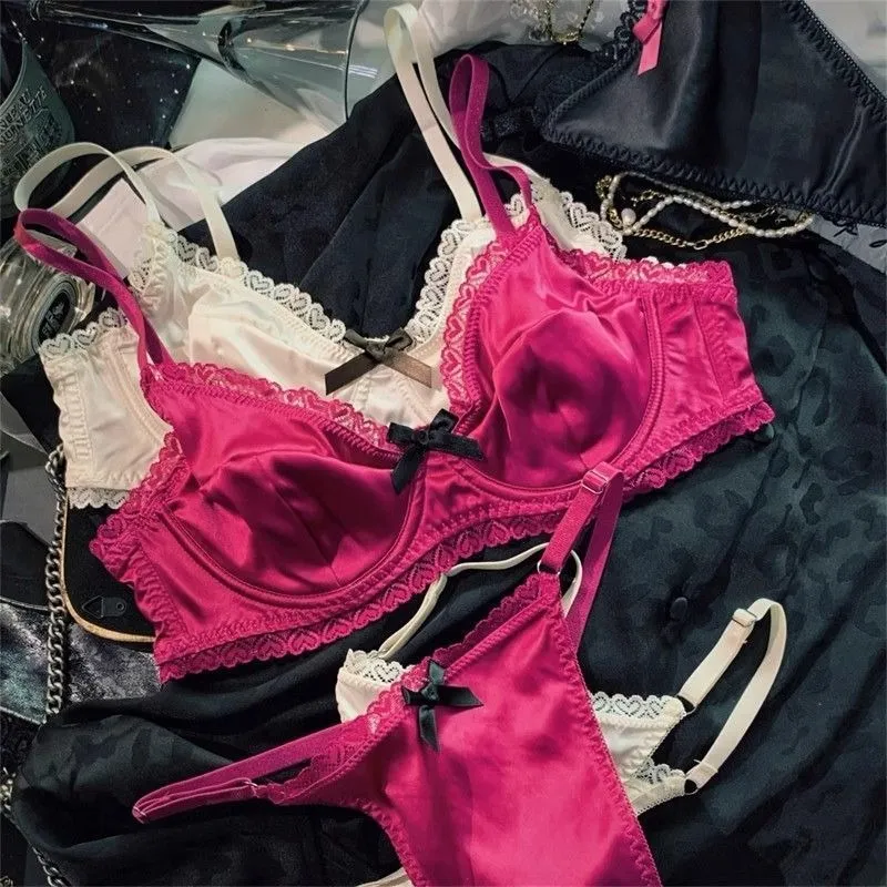 Set Pakaian Dalam Wanita Set Bra Push Up Tembus Pandang Renda Seksi Sutra Es Pakaian Dalam dan Celana Dalam Berkumpul Musim Panas Musim Semi