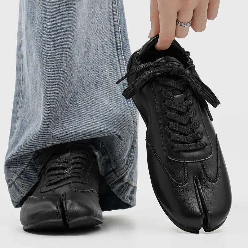 High-end Designer Split Toe Tabi Men's Sneakers and Casual Shoes Fashion Retro Leather Slip-On Loafers Men Shoes Tenis Masculino