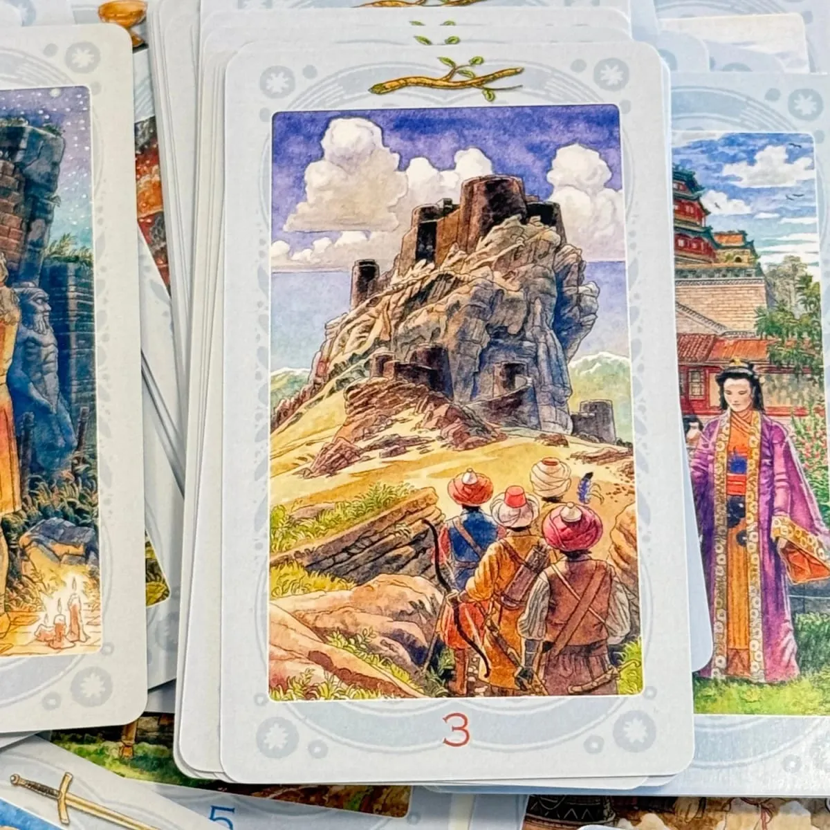 Ryska versionen Таро священных мест Ett 78 tarotkortsfestspel med profetia spådomsbräde