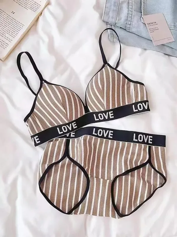 2pcs Women's Sexy Lingerie Set Low-Rise Comfortable Breathable Thongs And Elegant Bras Outfit Underwear Set