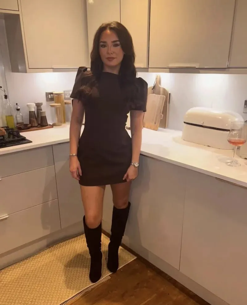 ETJ 2025 women's new products are elegant and stylish Short dress with a boat neck and short sleeves with pleats black dress