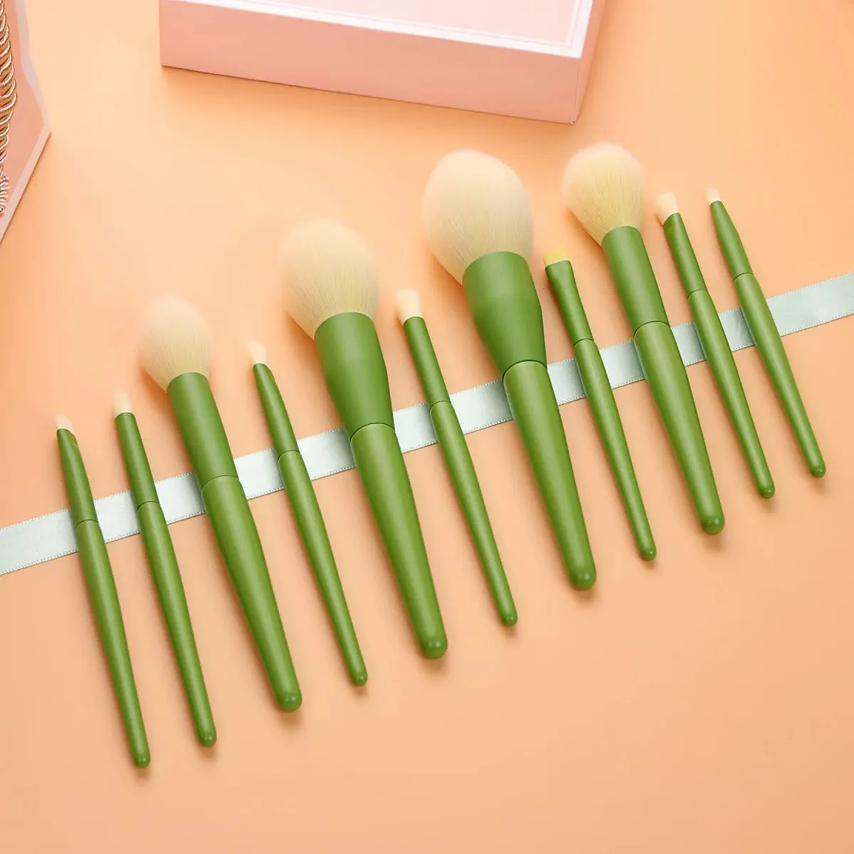 11Pcs Green Handle Makeup Brushes Soft Bristle For Powder Blush Foundation Eyeshadow Cosmetic Tools