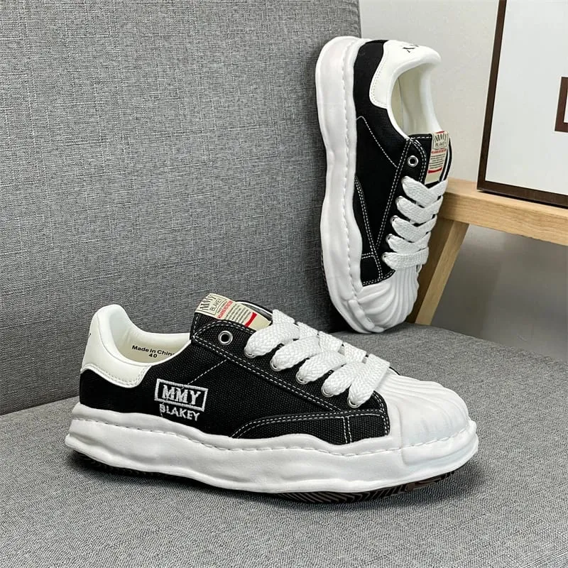 2026 New Men Women Skate Shoes Low Top Trendy Street Style Couple Sneakers Non-slip Wear Resistant Daily Footwear