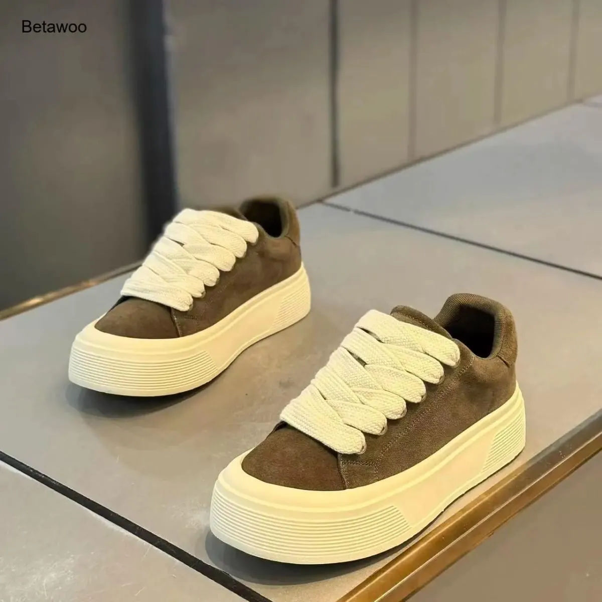 Men Suede Platform Sneakers Thick Sole Casual Skate Shoes Lace Up Comfortable Non Slip Retro Sports Shoes for Men