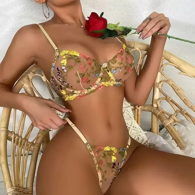 Embroidered Floral Contrast Lingerie Set with Underwire Bra and Thong