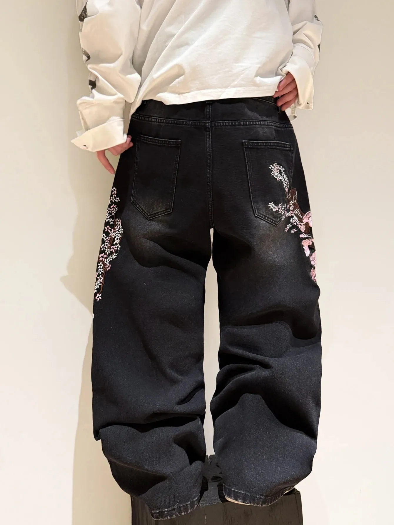 American Vintage Floral Embroidery Design Black Baggy Jeans Man Y2K Trendy Streetwear Fashion Casual Versatile Wide-Leg Pants