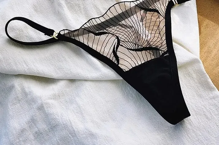 Sexy French Front Button Lingerie Set Ultra Thin Breathable Summer Bralette Wirefree Beauty Back Pure Comfort Bra & Panty MOYISU
