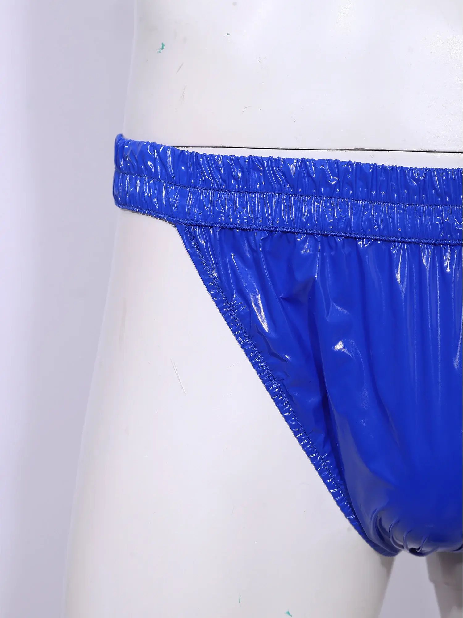 Mens Waterproof Swim Briefs Elastic Waistband Bikini Briefs Swim Bottoms Swimming Surfing Sunbathing Swimwear Bathing Suit
