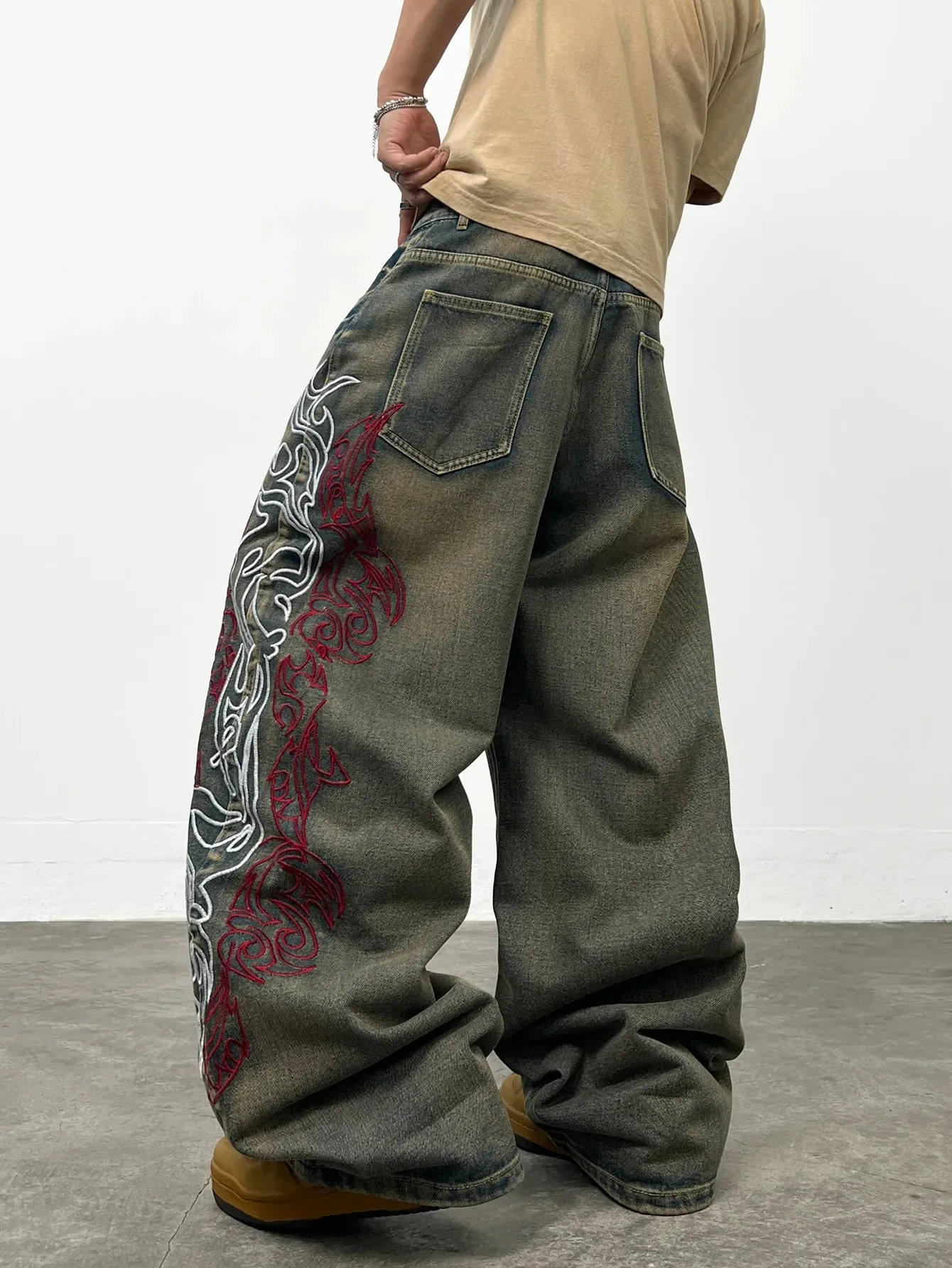 American Retro Two-Tone Totem Embroidery Design Vintage Washed Baggy Wide-Leg Jeans Y2K Hip-Hop Streetwear Stylish Long Pants