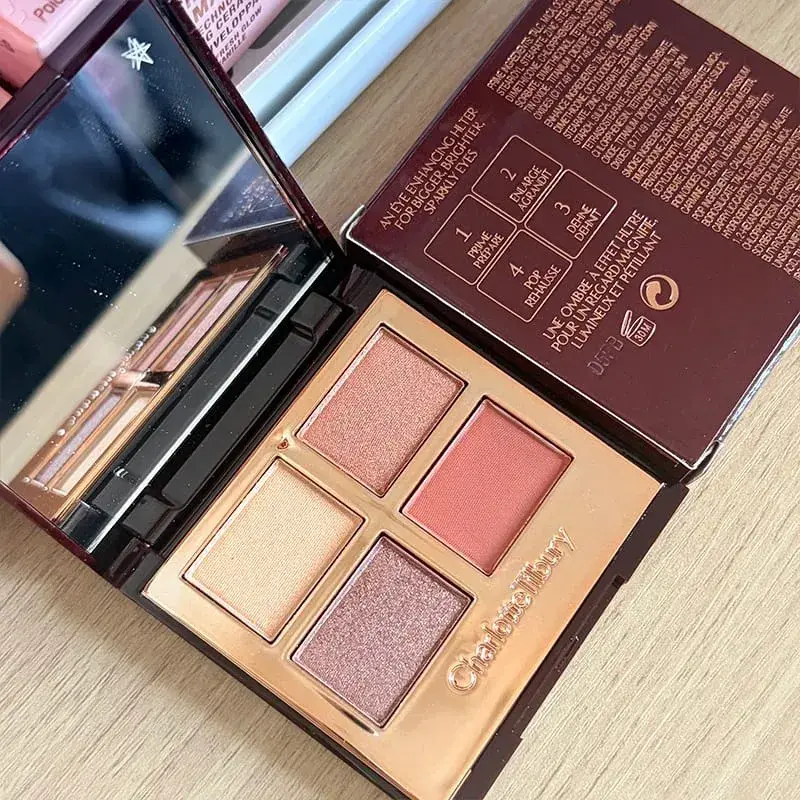 Charlotte Tilbury CT Makeup Set Water Light Collagen Lip Moisturizer Pressed Powder für makelloses Finish Vierfarbiger Lidschatten