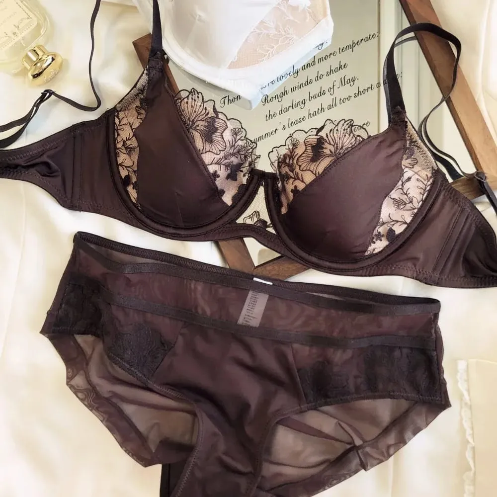 French Sexy Vintage Lace Lingerie Set Soft Underwire Gathering Small Bust Slim Bra upward Lift Pure and Desireful Bra 34-40