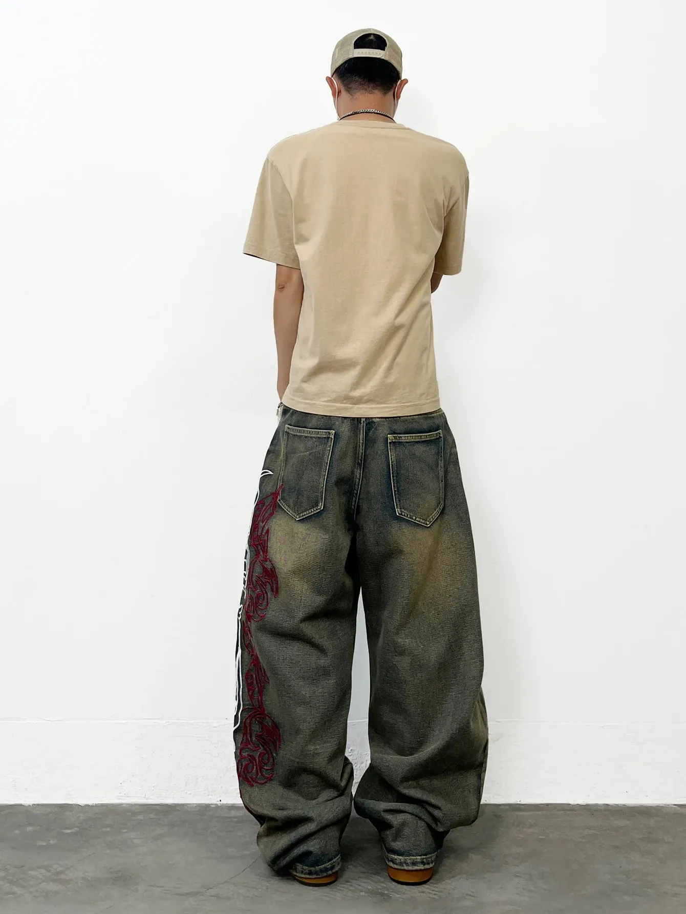 American Retro Two-Tone Totem Embroidery Design Vintage Washed Baggy Wide-Leg Jeans Y2K Hip-Hop Streetwear Stylish Long Pants