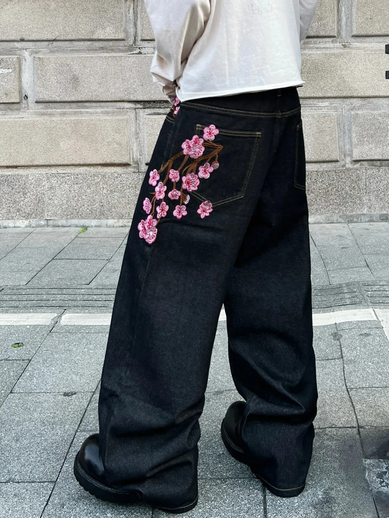 American Vintage Plum Blossom Embroidered Black Baggy Jeans Men Y2K Street Hip-Hop Fashion Trend Versatile Wide-Leg Pants