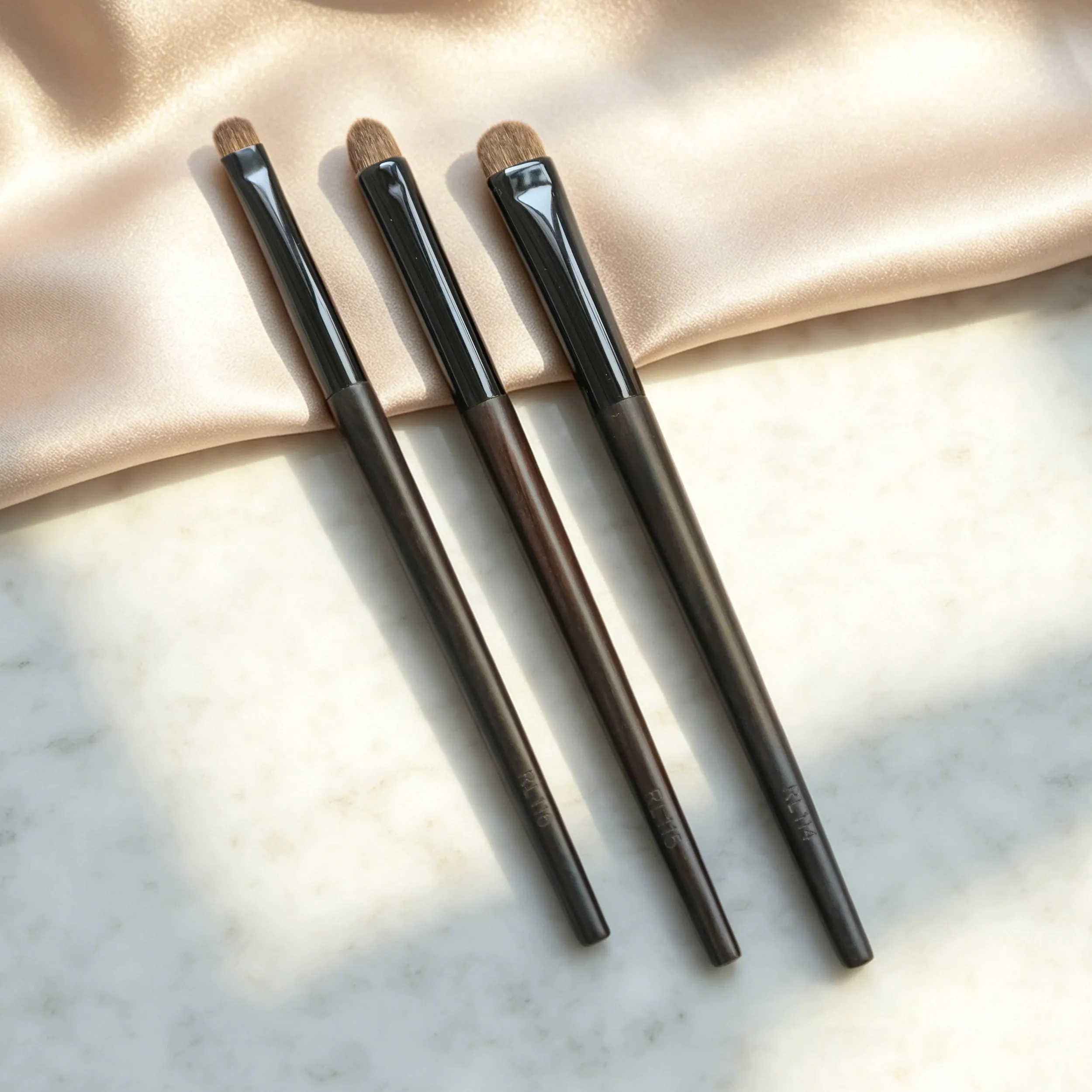 1PC Professional Handmade Make Up Brush Smoky Eye Shadow Smudge Brush Soft Weasel Lynx Hair Ebony Wood Handle Makeup Brushes